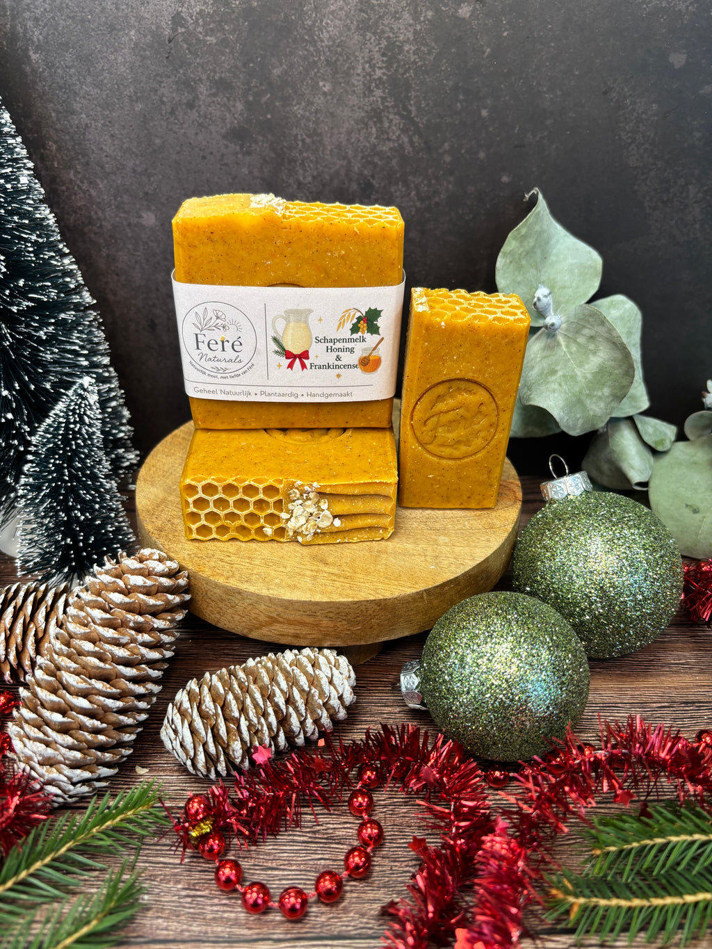 Schapenmelk, Honing & frankincense Zeep “Kerst”