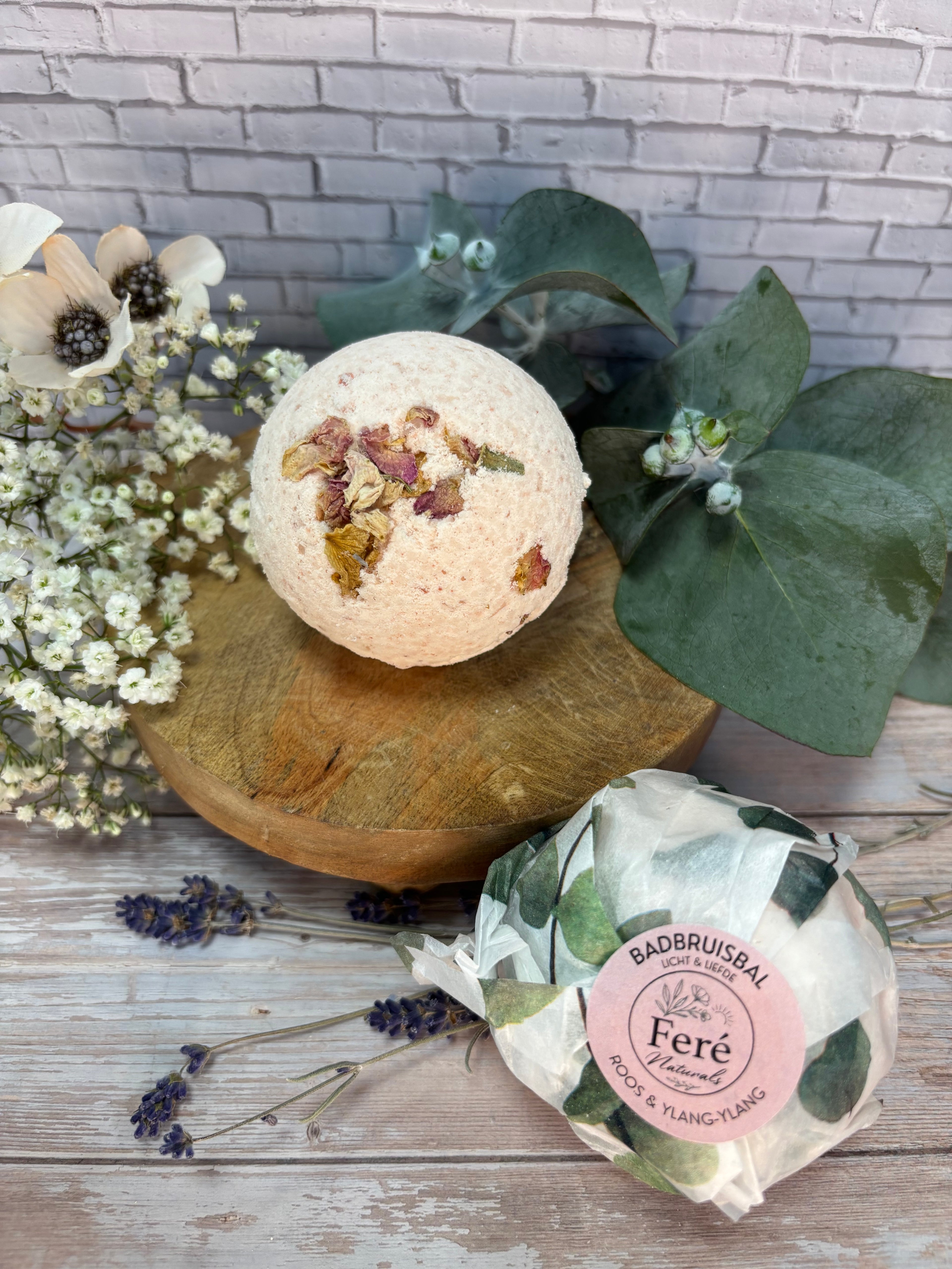 Bad Bruisbal. Licht & Liefde     Roos & Ylang-Ylang