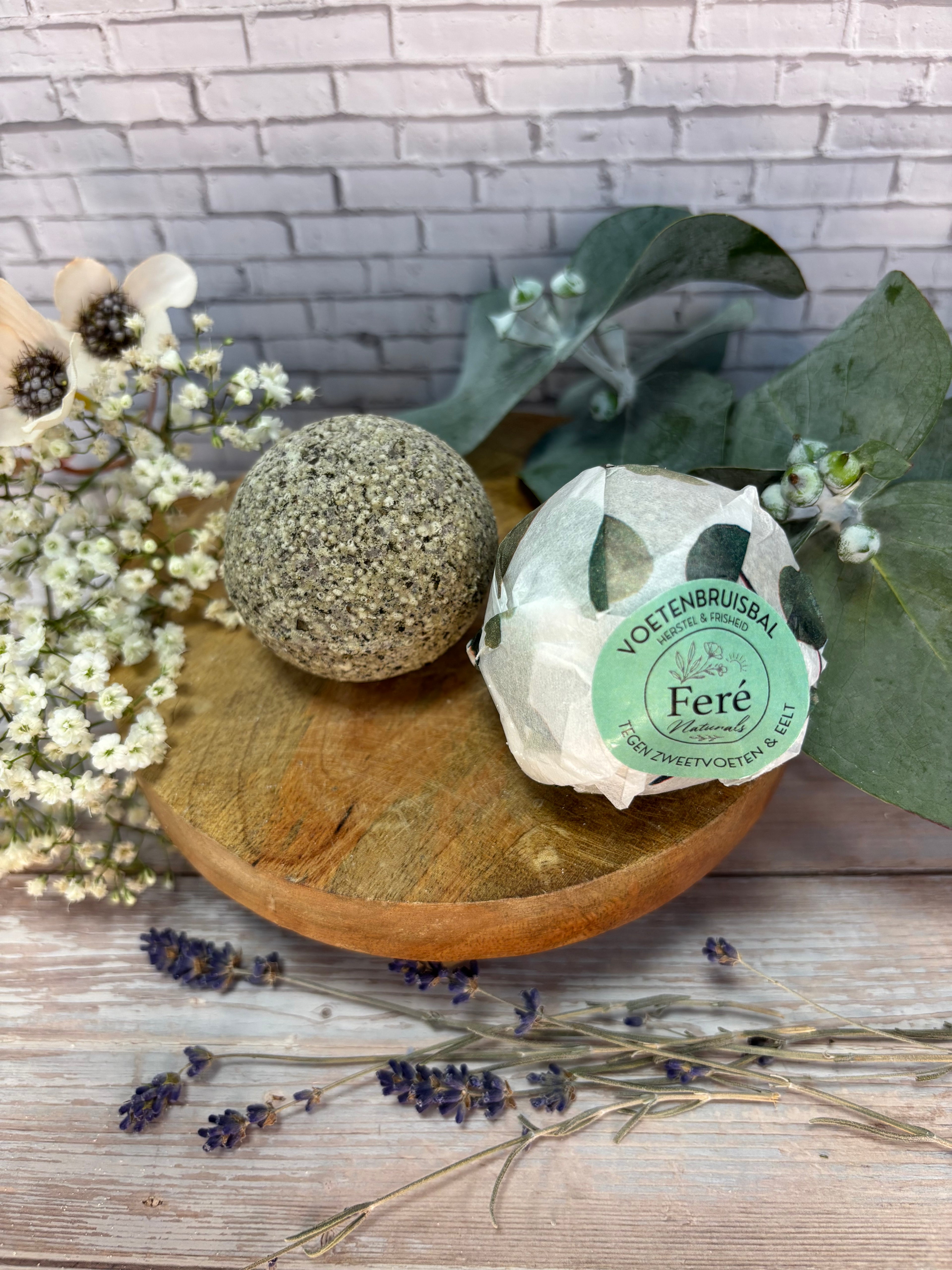 Voeten Bruisbal                     Herstel & Frisheid                   Tegen Zweetvoeten & Eelt