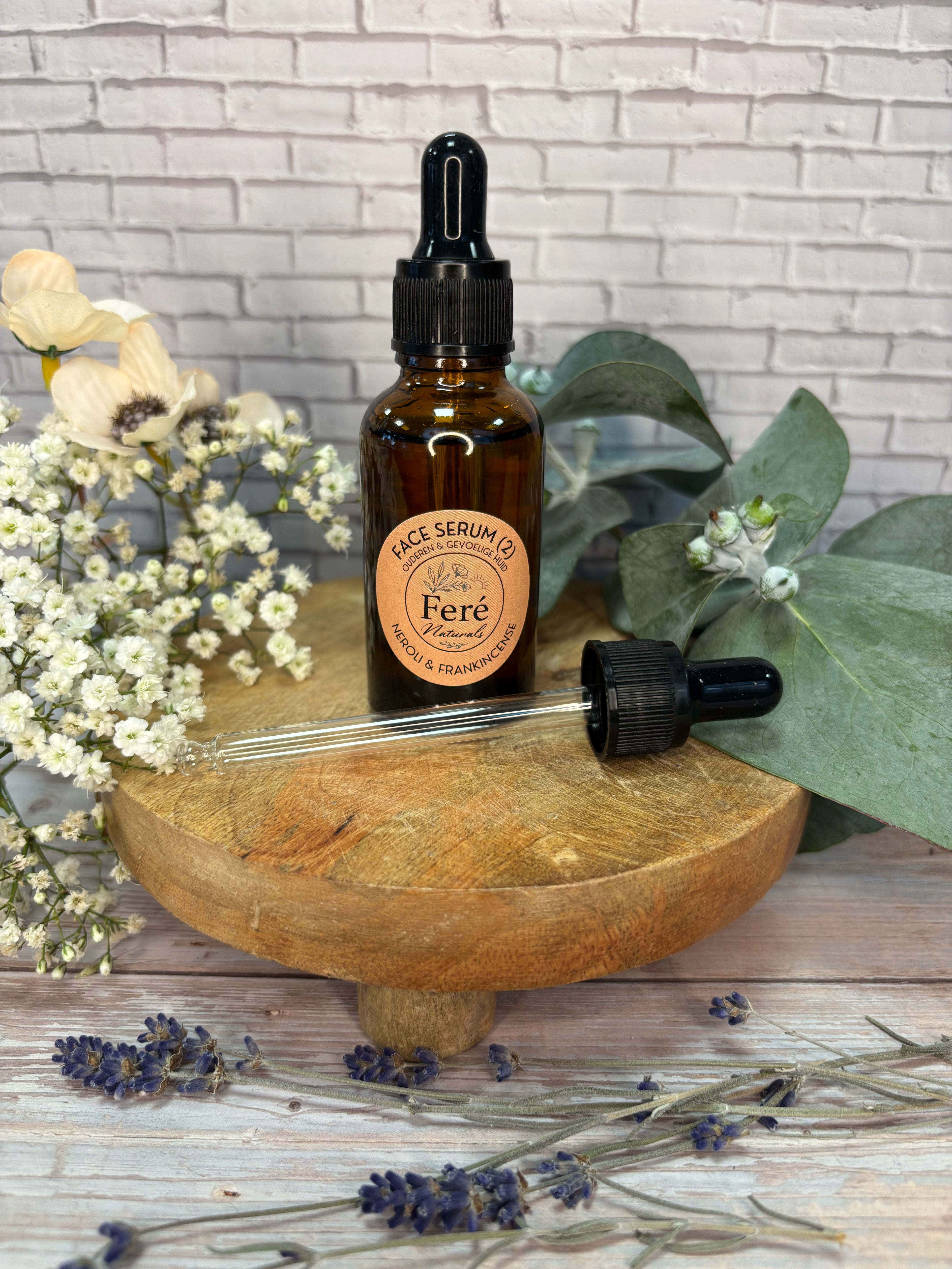 Face-Serum (2)                         Voor Oudere & Gevoelige huid Neroli & Frankincense