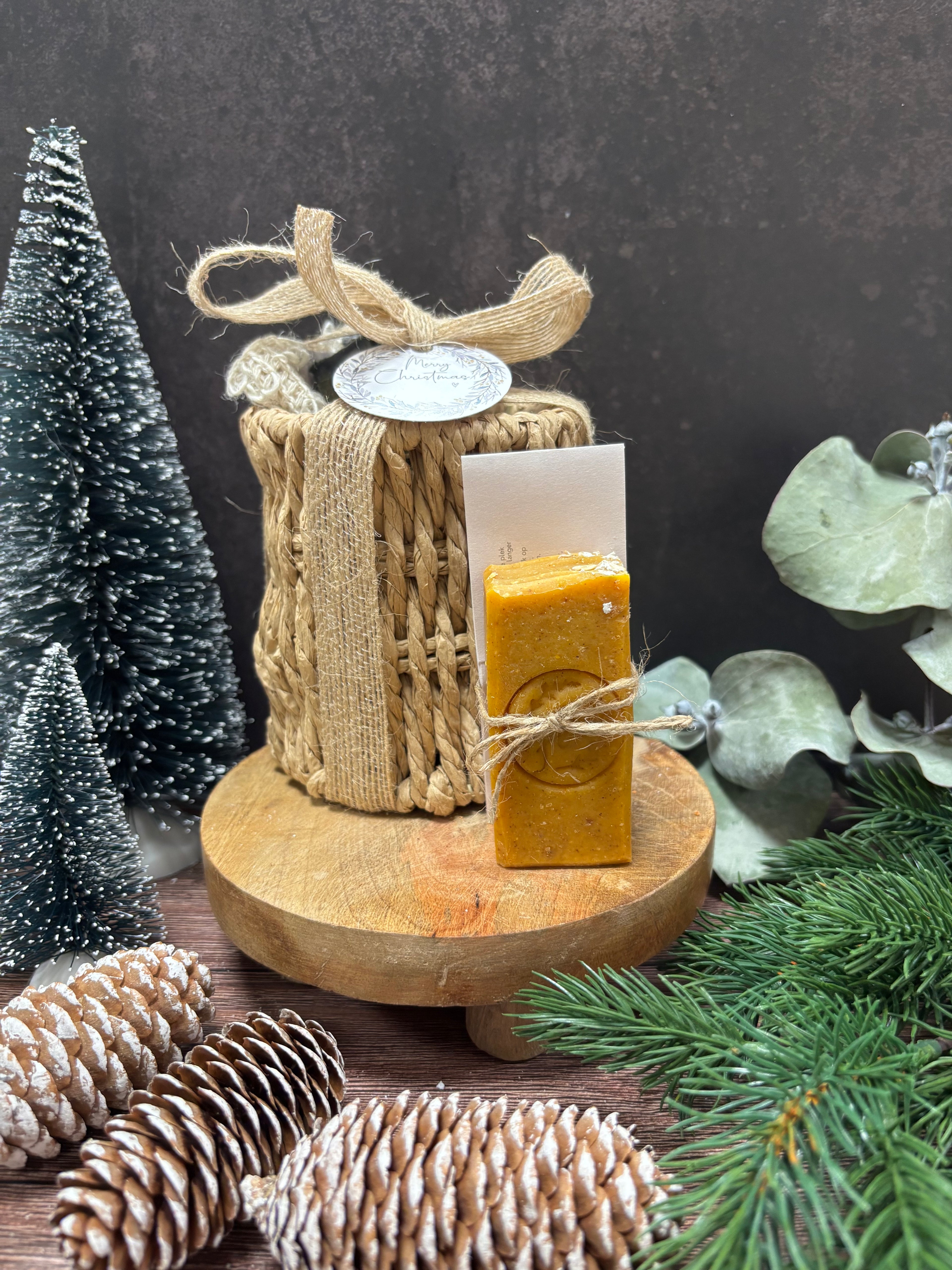Cadeauset “Winter”                Halve Zeep & Sisalzakje
