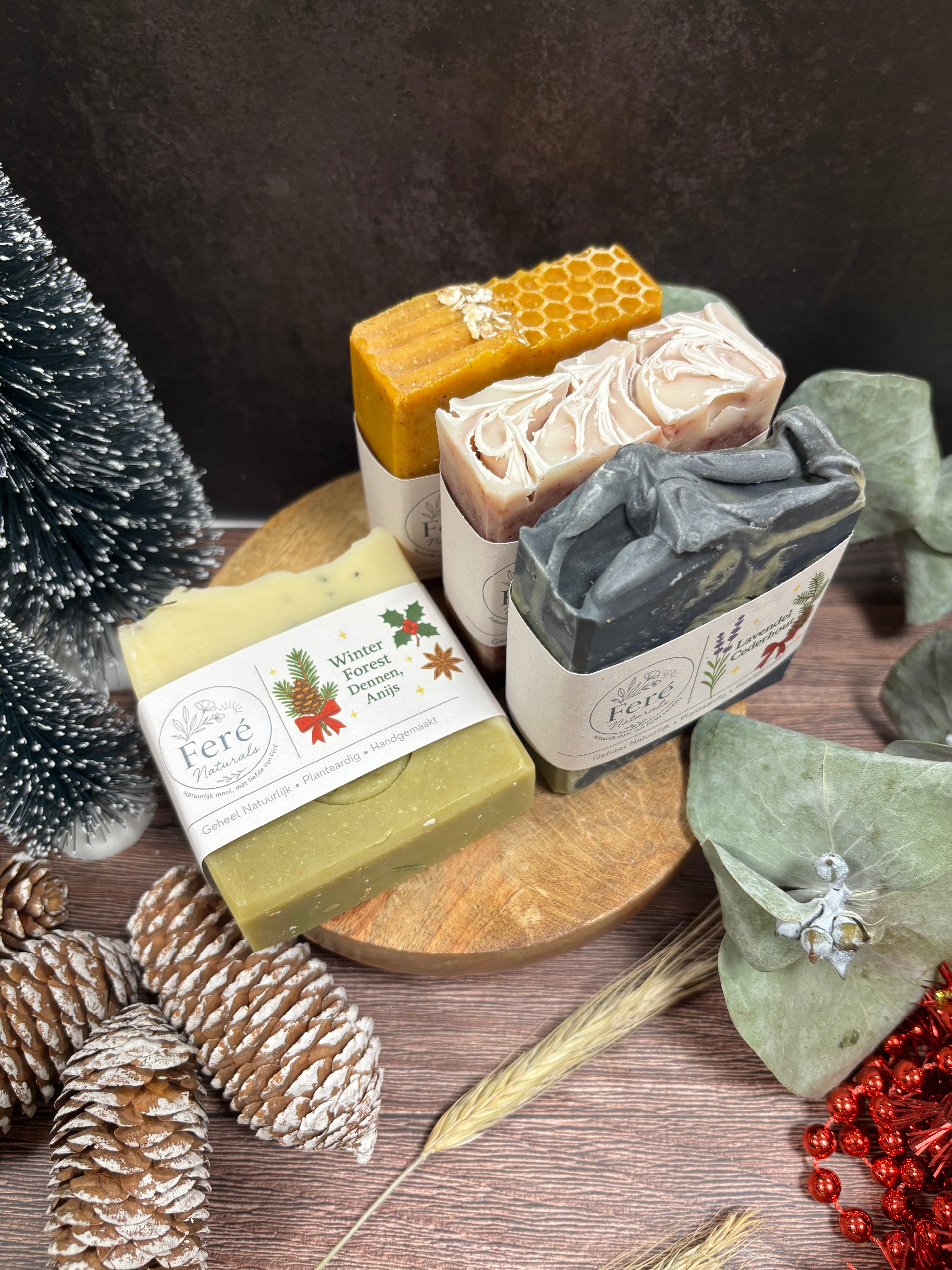 Seizoenscollectie zepen.    “Winter, Kerst” (4x125 gr. zepen)