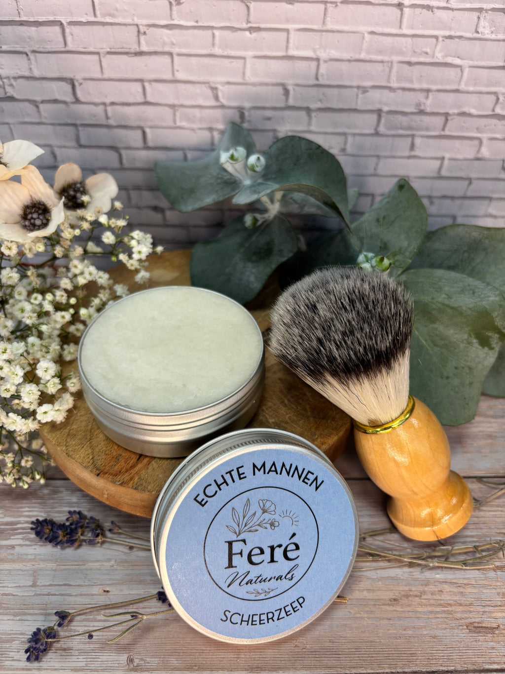Mannenlijn “Echte mannen”. Scheerzeep