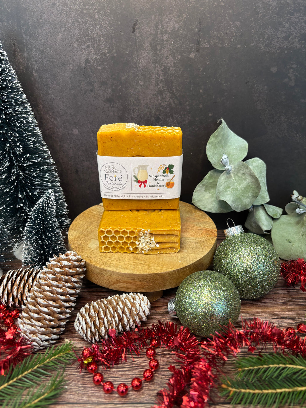 Schapenmelk, Honing & frankincense Zeep “Kerst”