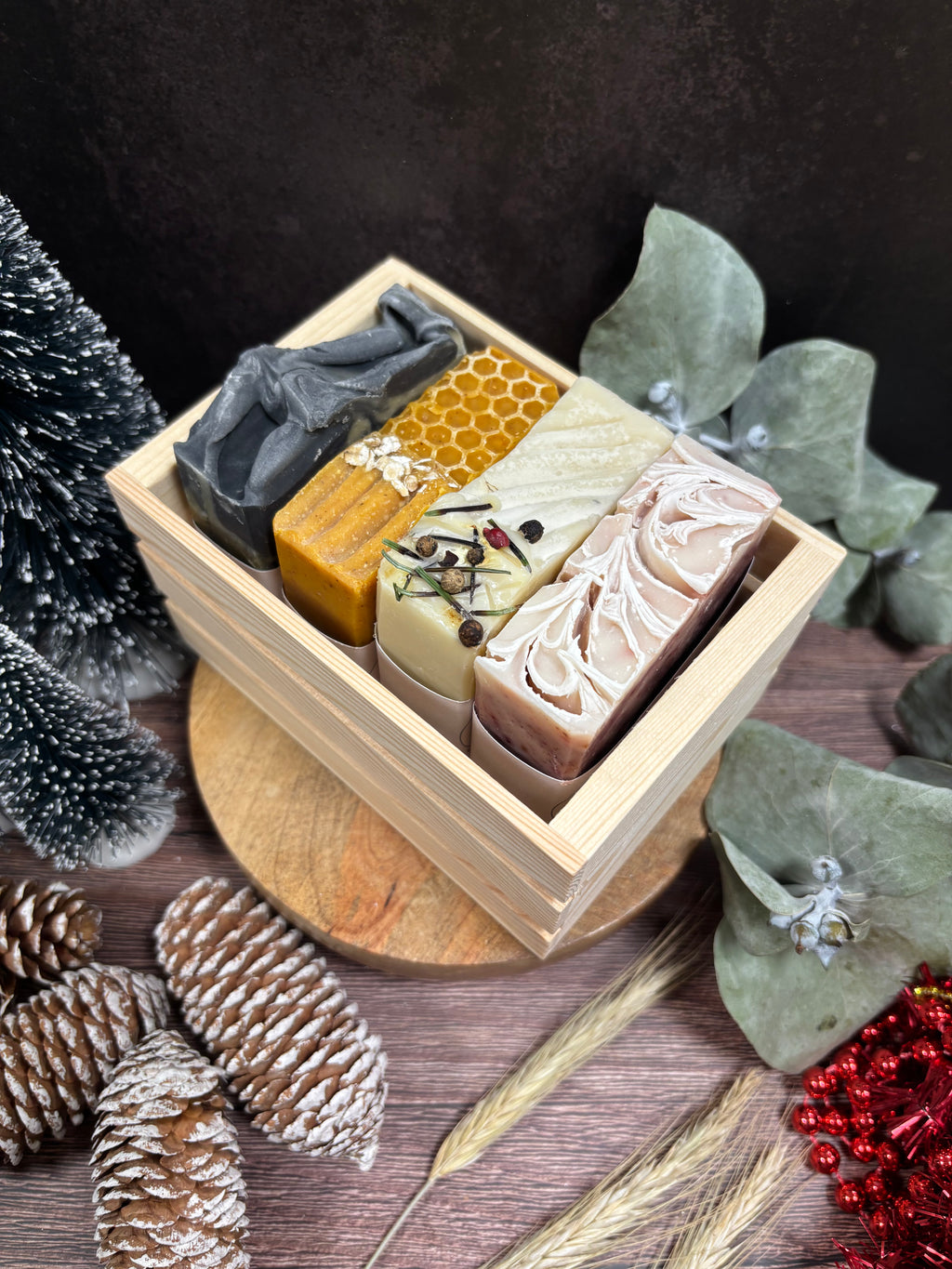 Seizoenscollectie zepen.    “Winter, Kerst” (4x125 gr. zepen)